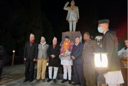 प्रधानमन्त्री दाहालद्वारा पुष्पलालप्रति श्रद्धाञ्जली